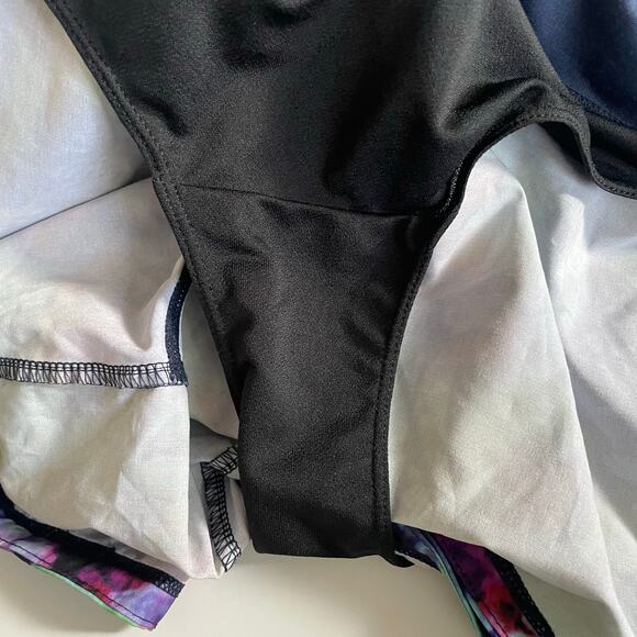 Athleta Womens Running Shorts Size Medium Floral Print Activewear - Picture 7 of 12